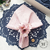 Porta guardanapo Astromélia (flor permanente) em argola de madeira - comprar online