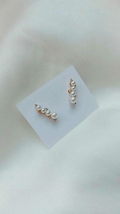 Brinco ear cuff mini pérolas