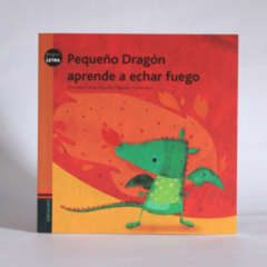 Pequeño dragón aprende a echar fuego