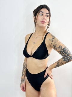 BIQUINI NADIA MICROCANELADO PRETO - Bruna Tisani Boutique