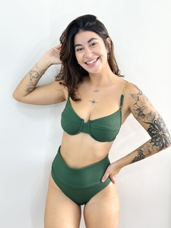 BIQUINI MAITE BABADO HOTPANTS CRISPY VERDE MILITAR - comprar online