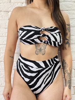 BIQUINI TRES NOS HOTPANTS EDEN ZEBRA BRANCA E PRETA - Bruna Tisani Boutique