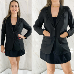 Blazer Feminino em Alfaiataria Lia Preto na internet