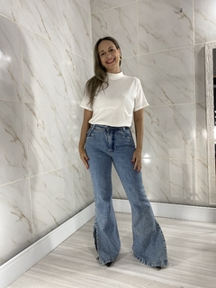 Calça Jeans Flare Lavagem Marmorizada - loja online