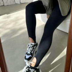 Imagem do Calça Legging Fuso Flanelada Pezinho Preta