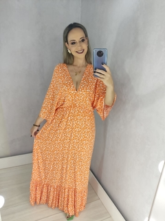 Vestido Laranja Plus Mangas Elastex Decote - TRÈS CHIC BARRETOS