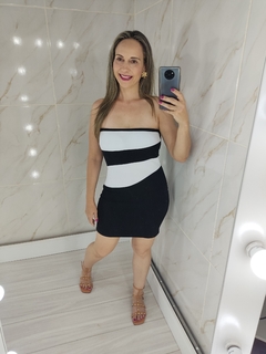 Vestido Tomara que Caia Curto Colado Bicolor Preto e Branco - comprar online