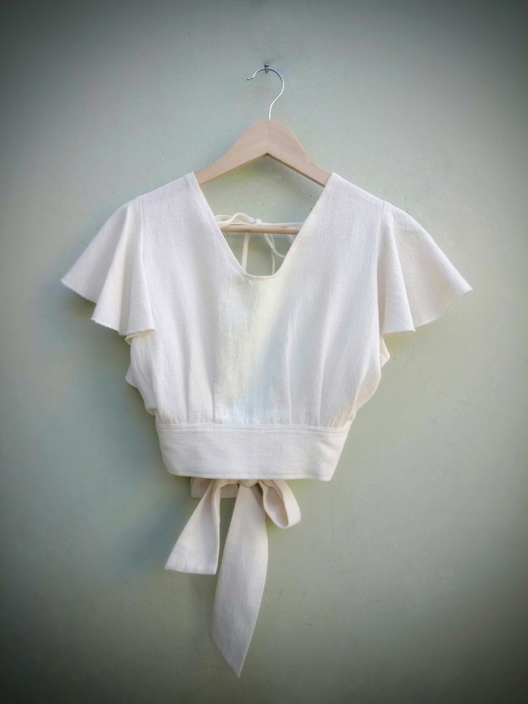 Blusa blanca con discount volados