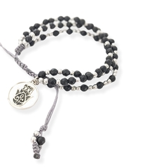 Pulsera doble con ágata y hematita con dije hamsa