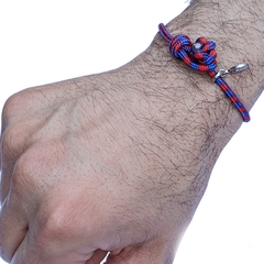 Pulsera paracord con nudo y dije San benito - comprar en línea