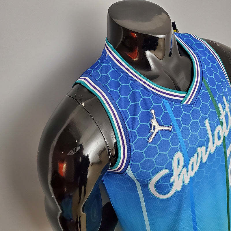 Camisas da NBA on X: 🚨 VAZOU! Aqui estão as primeiras imagens da nova  camisa City Edition do CHARLOTTE HORNETS! #NBA75 Um uniforme exótico, no  mínimo. Nos próximos tweets vou te mostrar