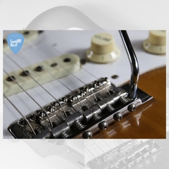 FENDER Stratocaster Japan 57 Reissue 2-Tone Gotoh Locking Mics 57-62 Guitarra Electrica - tienda online