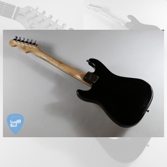 SQUIER by Fender Stratocaster Mini Black Guitarra Electrica - comprar online