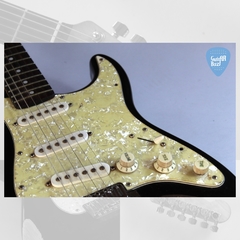 SQUIER by Fender California Series Stratocaster Relic Nacar Guitarra Electrica - GuitarBazar