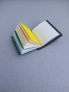 Caderno pequeno com capa estampada - comprar online