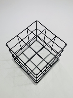 CUBO DECORATIVO EM METAL PRETO AH0354 na internet