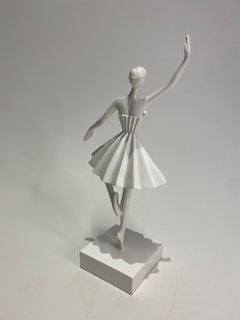 ESCULTURA BAILARINA EM POLIRESINA - 12765 na internet