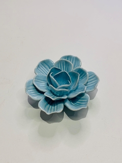 FLOR AZUL EM CERAMICA - 9847