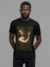 Camiseta Unissesx preta São João Batista Da Vinci releitura dedo do meio Renonsense 100% algodão Artilo usada por modelo masculino