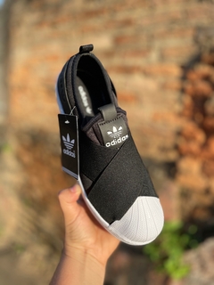 Tênis Adidas Slip On Feminino - comprar online