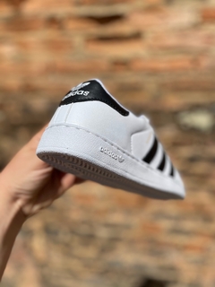 Tênis Adidas Super Star Feminino na internet