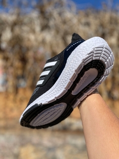 Tênis Adidas Ultraboost 21 na internet