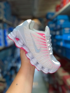 Tênis Nike Air Shox 12 Molas Feminino - Triunfo Americano Moda Fashion - Tênis de Qualidade