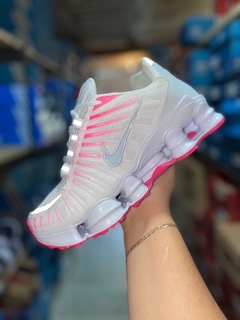 Imagem do Tênis Nike Air Shox 12 Molas Feminino