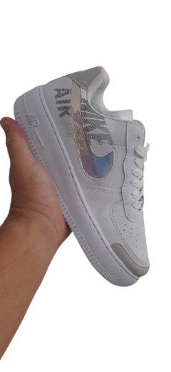 Tênis Nike Air Force Holográfico Branco ou Preto- Tamanhos 36 e 37