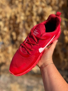 Tênis Nike Air React 270 na internet