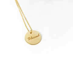 Colar personalizado “Blessed” medalha 15mm em prata c/banho de ouro 45cm