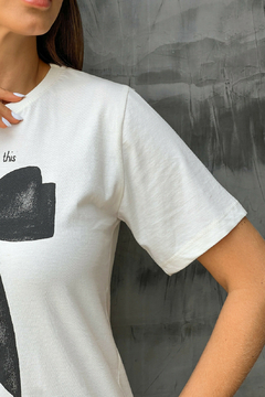 Imagem do Camiseta feminina estampada laço