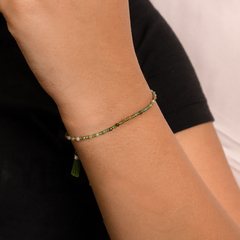 Pulseira Cordão Macramê Verde com Bolinhas - comprar online