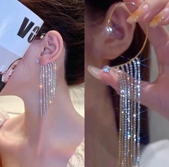 brinco de encaixe com franja de strass | ear cuff na internet