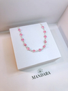 choker prateada com pedrinhas rosa