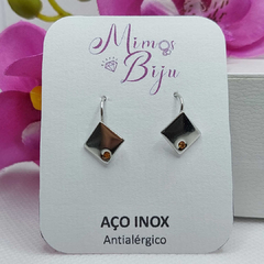 Brinco em aço inox - triangulo com strass