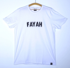 CAMISETA FAYAH DISTORTED BRANCA na internet