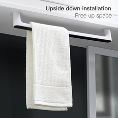 Auto-adesivo suporte de toalha rack fixado na parede na internet