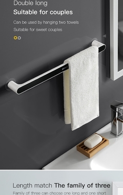 Auto-adesivo suporte de toalha rack fixado na parede na internet