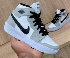 Tênis Bota Nike Jordan branco com cinza e preto