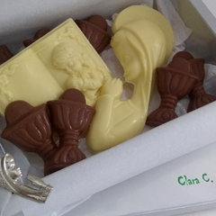 Caja temática religión para regalar - Clara C Chocolates