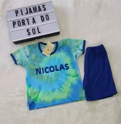 Pijamas tiedye na internet