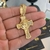 PINGENTE CRUZ COM ROSTO DE CRISTO M CRAVEJADO COM PEDRAS DE ZIRCÔNIA - 4x3cm - BANHO OURO 18K