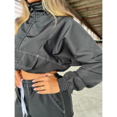 Cropped corta-vento Mafiusu (Preto com costura branca) - comprar online