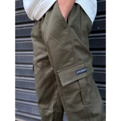 Calça cargo Stranger (verde militar) - comprar online