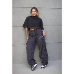 Cropped Oversized Mafiusu (preto) - Planet Street