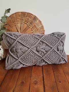 Capa de Almofada em Macrame Cris - Cinza 30x50cm