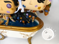 Funko Pop Feyre e Rhys Banheira na internet