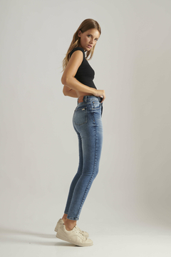 JEANS SKINNY FIT EMILY BLUE PA00567 (91703701) en internet