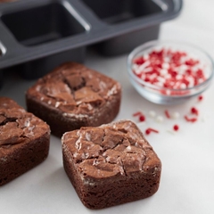 MOLDE PARA BROWNIES - WILTON PERFECT RESULTS en internet